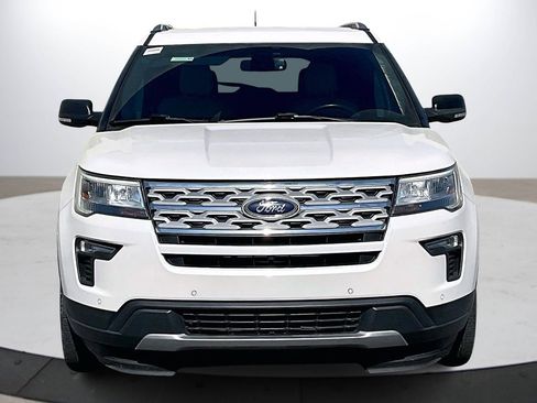 Used 2019 Ford Explorer XLT w/ Equipment Group 202A image 3