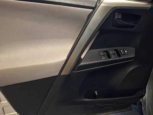 Used 2015 Toyota RAV4 LE AWD/4WD image 13