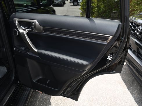 Used 2020 Lexus GX 460 Luxury w/ Luxury Sport Package AWD/4WD image 21