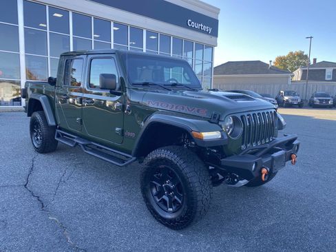 Used 2022 Jeep Gladiator Mojave w/ Dual Top Group image 9