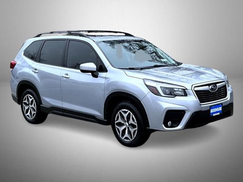 Used 2021 Subaru Forester Premium image 3