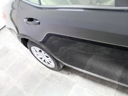 Used 2017 Toyota Corolla LE image 34