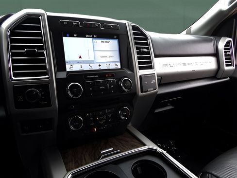 Used 2017 Ford F250 Lariat w/ Lariat Value Package image 20