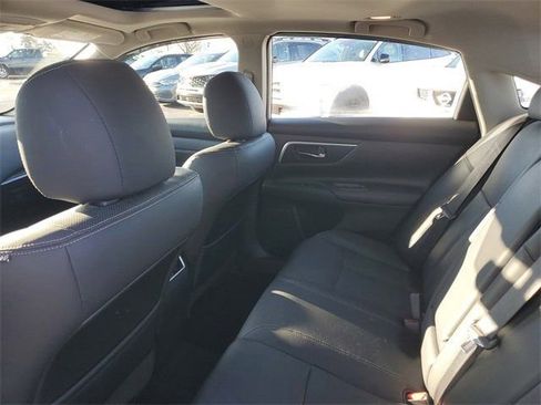 Used 2016 Nissan Altima 2.5 SL w/ 2.5 Technology w/LED Package FWD image 8