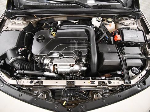 Used 2024 Chevrolet Malibu LT FWD image 12
