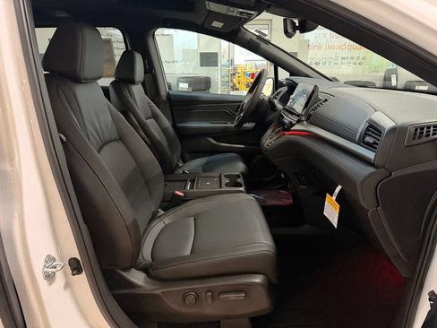 Used 2026 Honda Odyssey Sport-L image 16