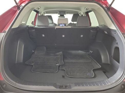 Used 2021 Toyota RAV4 XLE AWD/4WD image 10