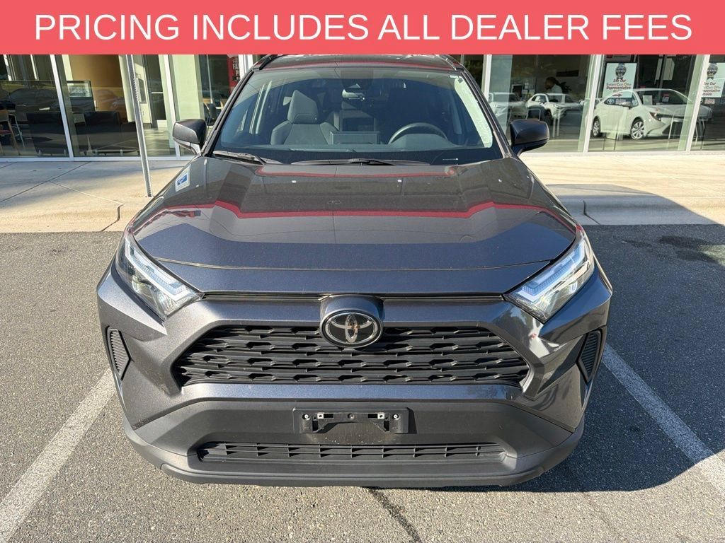 Used 2025 Toyota RAV4 LE AWD/4WD image 2