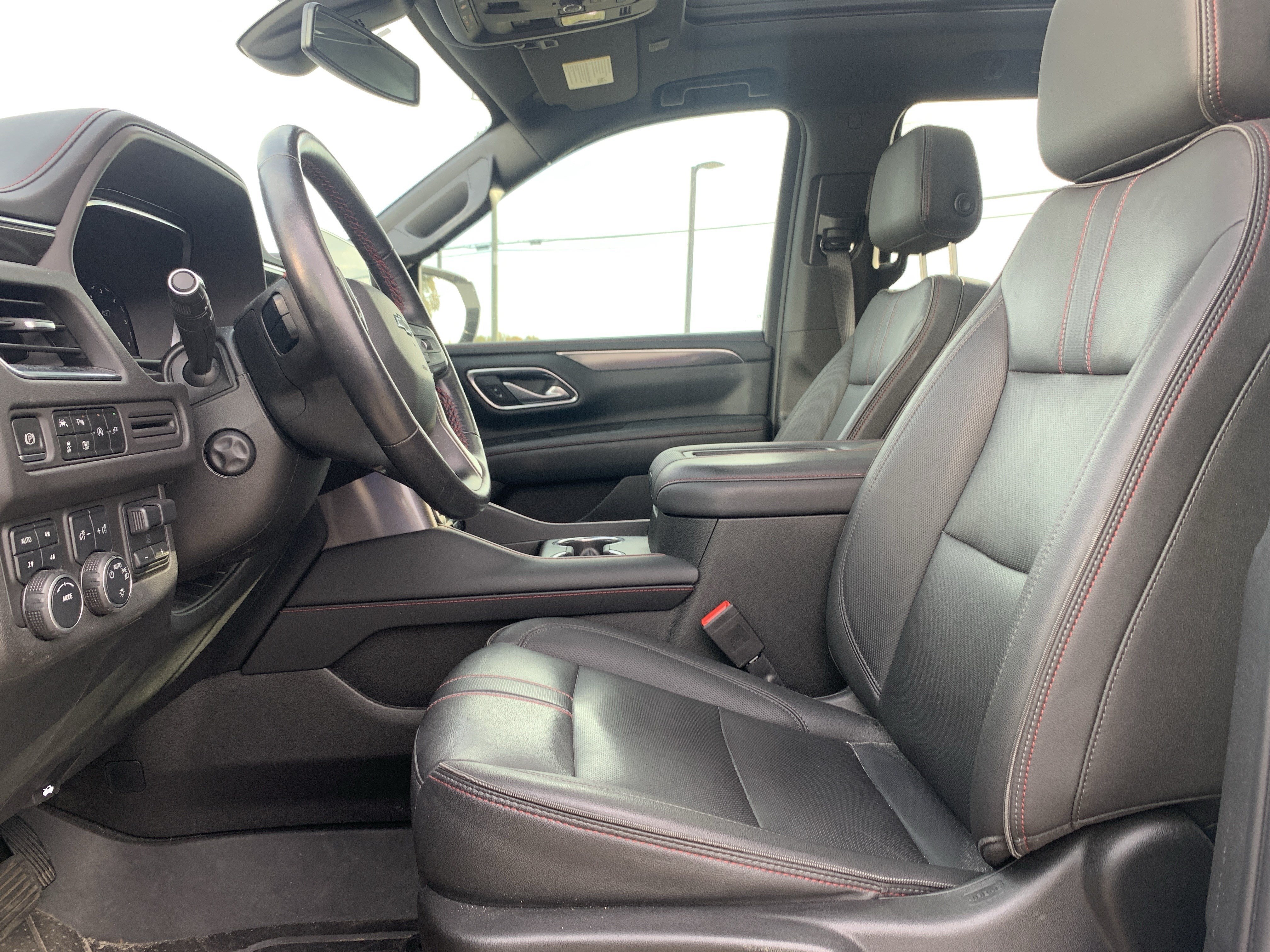 Used 2022 Chevrolet Tahoe RST w/ Luxury Package AWD/4WD image 16