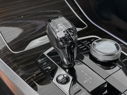 Used 2021 BMW X5 xDrive40i w/ M Sport Package image 25