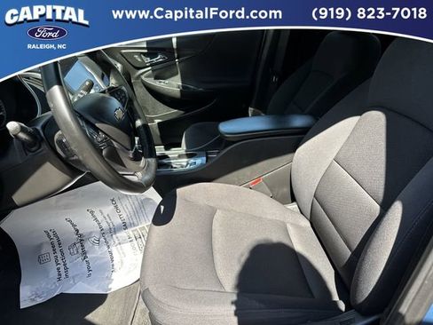 Used 2025 Chevrolet Malibu RS FWD image 19