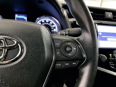 Used 2019 Toyota Camry LE w/ Convenience Package FWD image 18