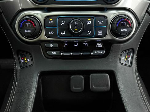 Used 2018 Chevrolet Suburban LT image 21