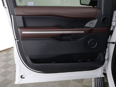 Used 2024 Ford Expedition Limited RWD image 28