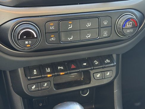 Used 2022 Chevrolet Colorado Z71 w/ Safety Package image 16