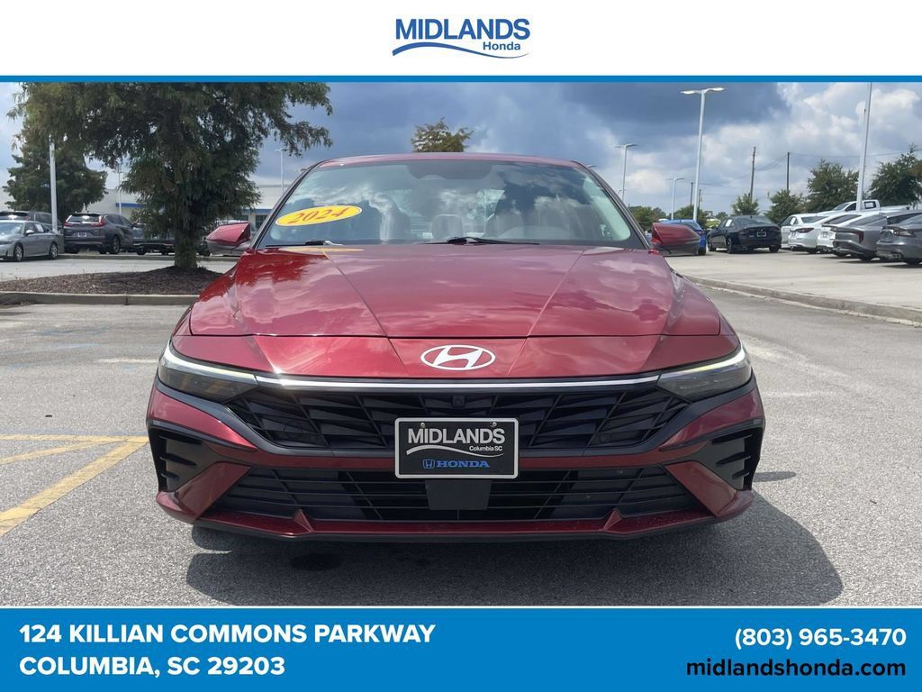 Used 2024 Hyundai Elantra Limited FWD image 2
