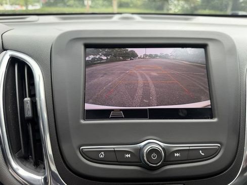 Used 2023 Chevrolet Equinox LS FWD image 24