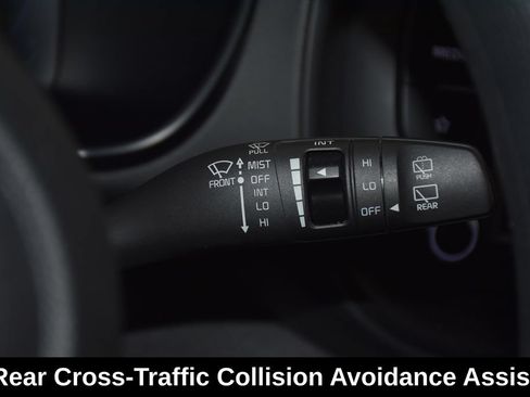Used 2025 Kia Soul LX w/ LX Technology Package FWD image 15