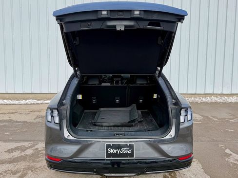 Used 2023 Ford Mustang Mach-E Premium image 15