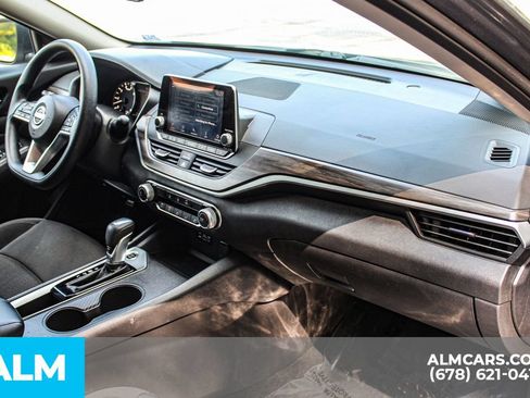 Used 2025 Nissan Altima 2.5 SV FWD image 22