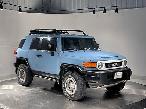 Used 2014 Toyota FJ Cruiser 4WD image 82