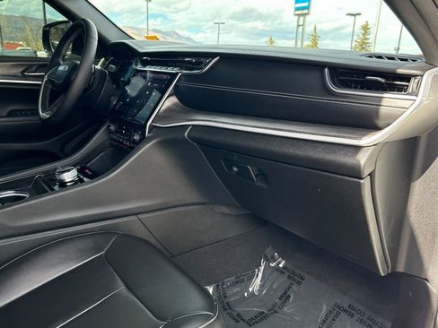 Used 2024 Jeep Grand Cherokee Limited w/ Trailer Tow Package image 8