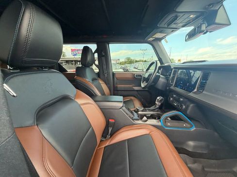 Used 2022 Ford Bronco Outer Banks image 19