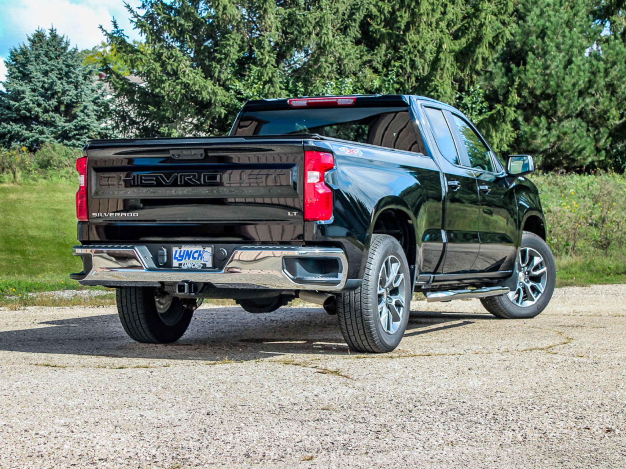 Used 2025 Chevrolet Silverado 1500 LT AWD/4WD image 12