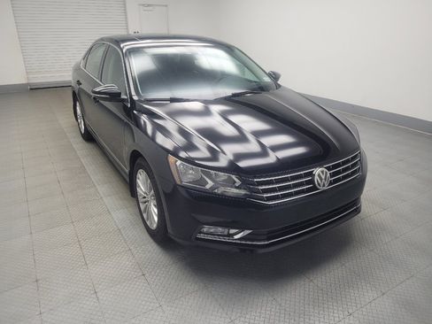 Used 2016 Volkswagen Passat 1.8T SE FWD image 13