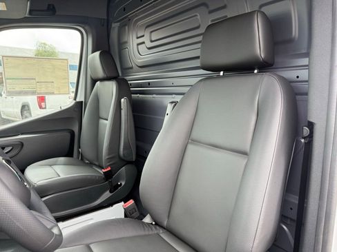 New 2025 Mercedes-Benz Sprinter 2500 image 11