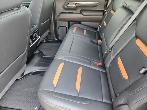 Used 2024 GMC Sierra 2500 AT4 w/ AT4 Premium Plus Package image 28