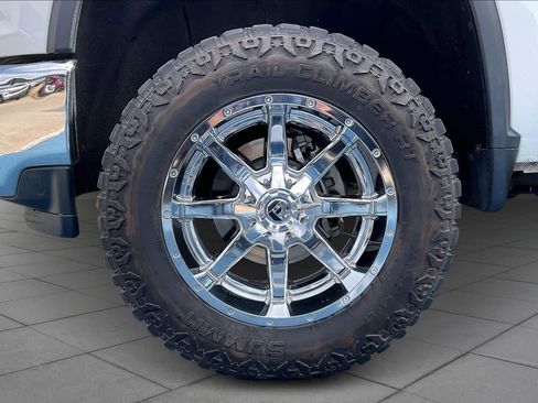 Used 2021 Chevrolet Silverado 2500 LT w/ Convenience Package image 12