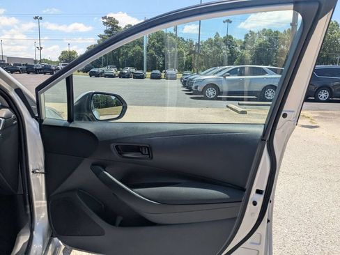 Used 2024 Toyota Corolla LE FWD image 32
