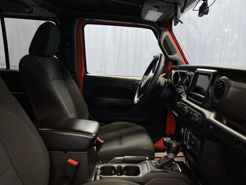 Certified 2018 Jeep Wrangler Unlimited Sport S image 40