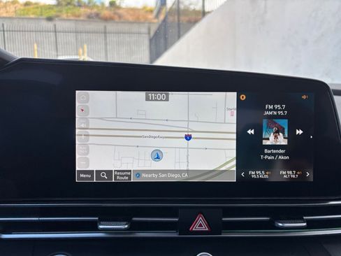 Used 2025 Hyundai Elantra SEL FWD image 20