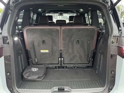 Used 2025 Volkswagen ID. Buzz Pro S RWD image 42
