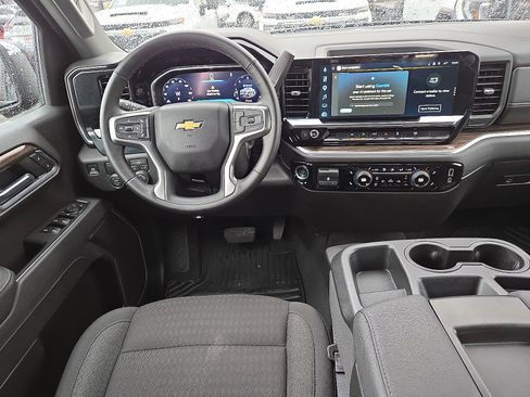 Used 2026 Chevrolet Silverado 1500 LT w/ Convenience Package II RWD image 8