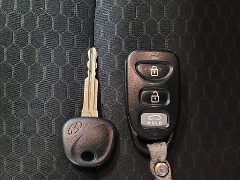 Used 2020 Hyundai Elantra SE w/ Cargo Package (C1) image 32