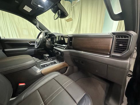 Used 2026 Chevrolet Silverado 1500 High Country w/ Midnight Edition AWD/4WD image 21