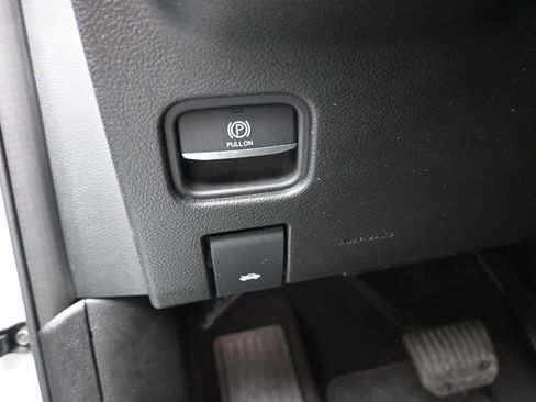 Used 2023 Jeep Grand Cherokee Laredo AWD/4WD image 19