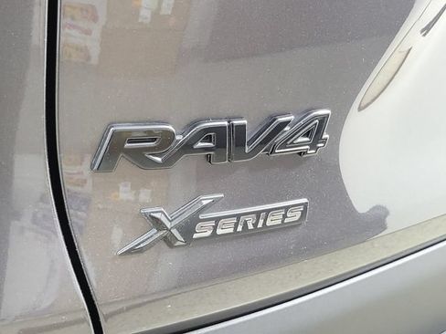 Used 2024 Toyota RAV4 LE FWD image 9