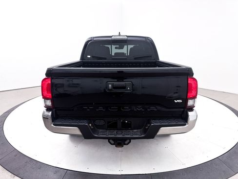 Used 2019 Toyota Tacoma TRD Off-Road image 15