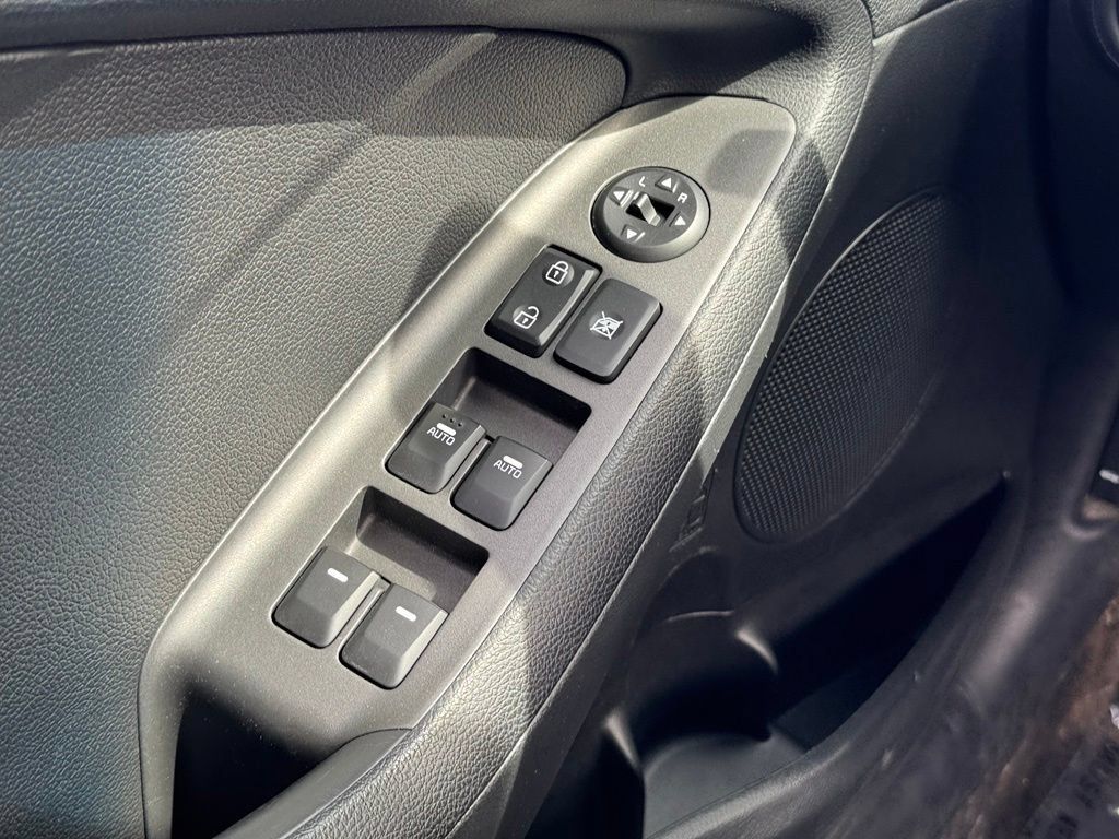 Used 2014 Kia Forte LX FWD image 29