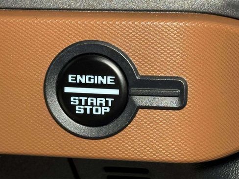Used 2024 Ford Bronco Outer Banks AWD/4WD image 14