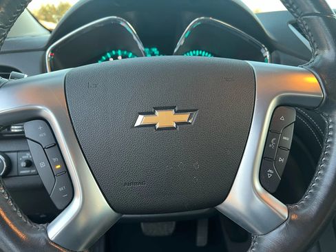 Used 2017 Chevrolet Traverse LT w/ Style and Technology Package image 10
