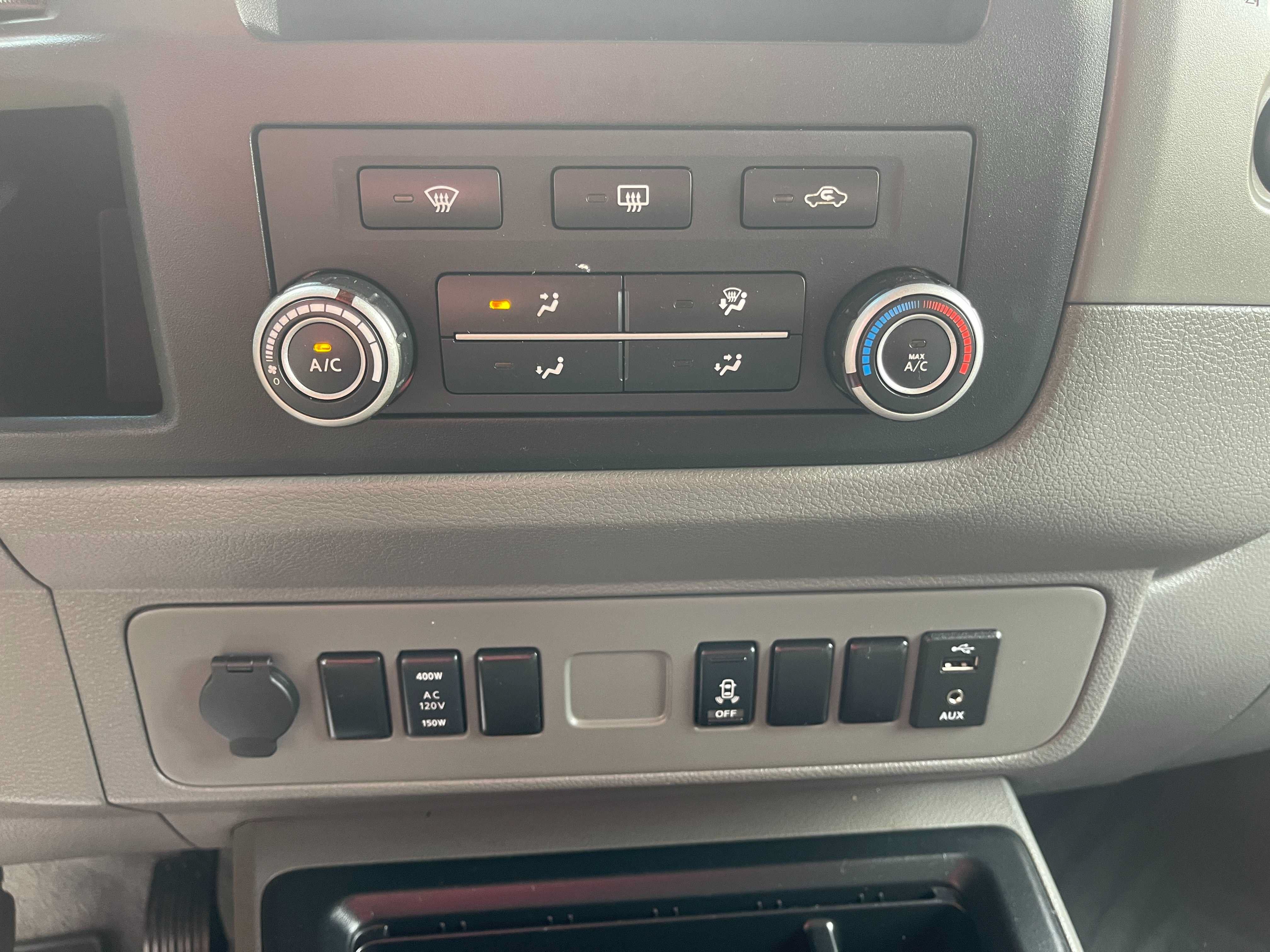 Used 2018 Nissan NV 3500 SV w/ Navigation Package RWD image 20