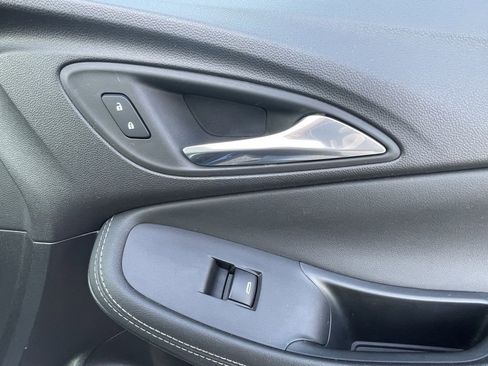 Used 2022 Buick Encore GX Select image 12