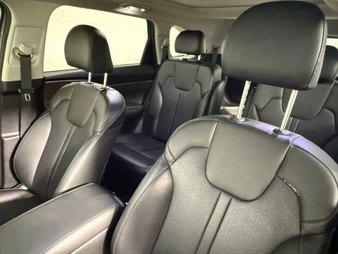 Used 2021 Kia Sorento EX w/ Panoramic Sunroof Package image 29