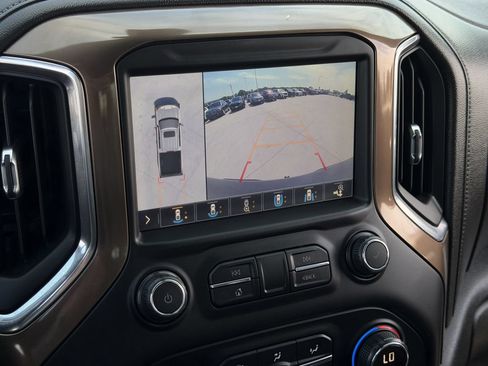 Used 2019 Chevrolet Silverado 1500 High Country w/ Technology Package AWD/4WD image 26