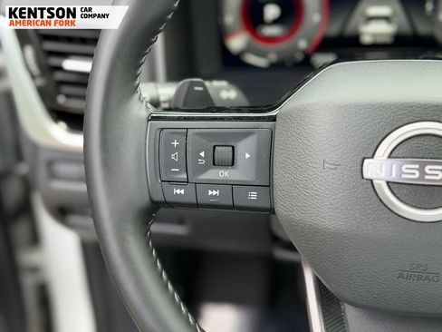 Used 2026 Nissan Rogue SL AWD/4WD image 12